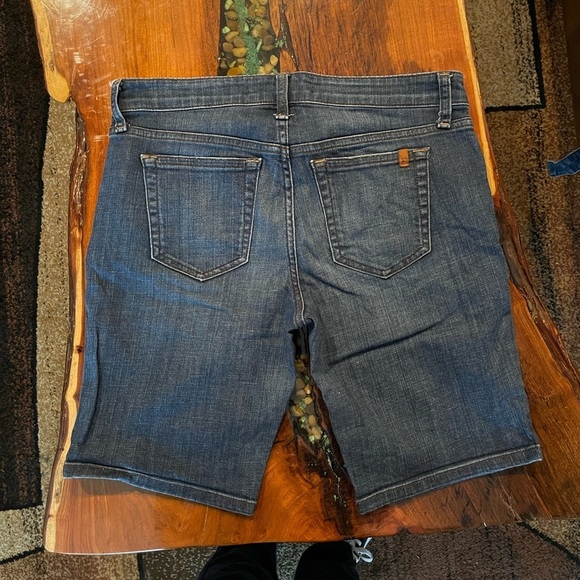 Joes Canna Bermuda denim shorts. Dark wash with slight whiskering size 27. - Picture 4 of 8